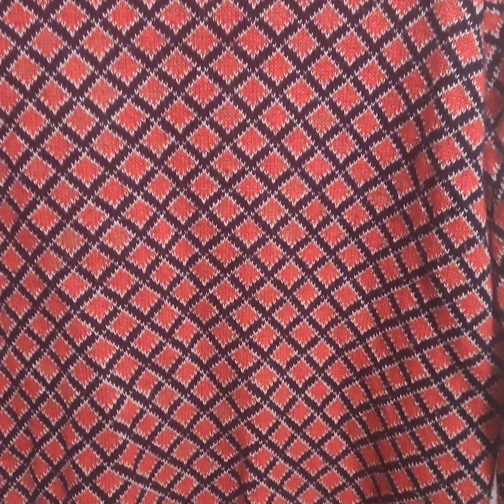 J. Crew Italian Cashmere Red And Navy Pattern Sweater Size Small
